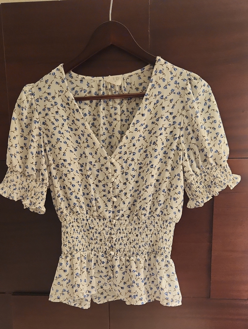 Sienna Sky Cream Floral Smocked Peplum Blouse S Puff Sleeve V-Neck Semi-Sheer